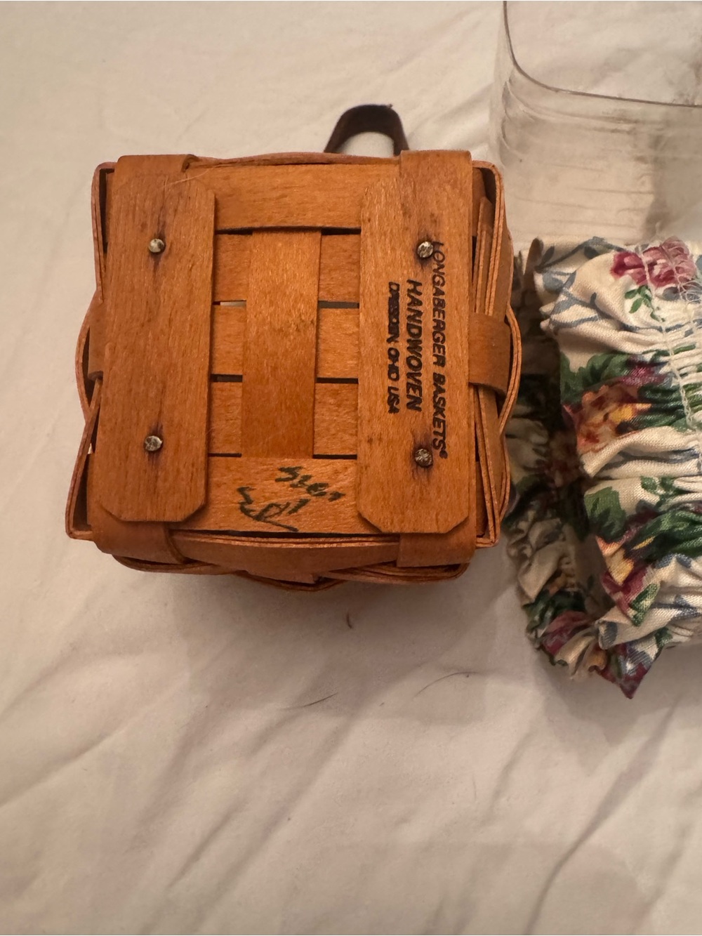 Longaberger Chive Basket 1996 with Floral Ruffle Liner and plastic liner - Picture 5 of 8